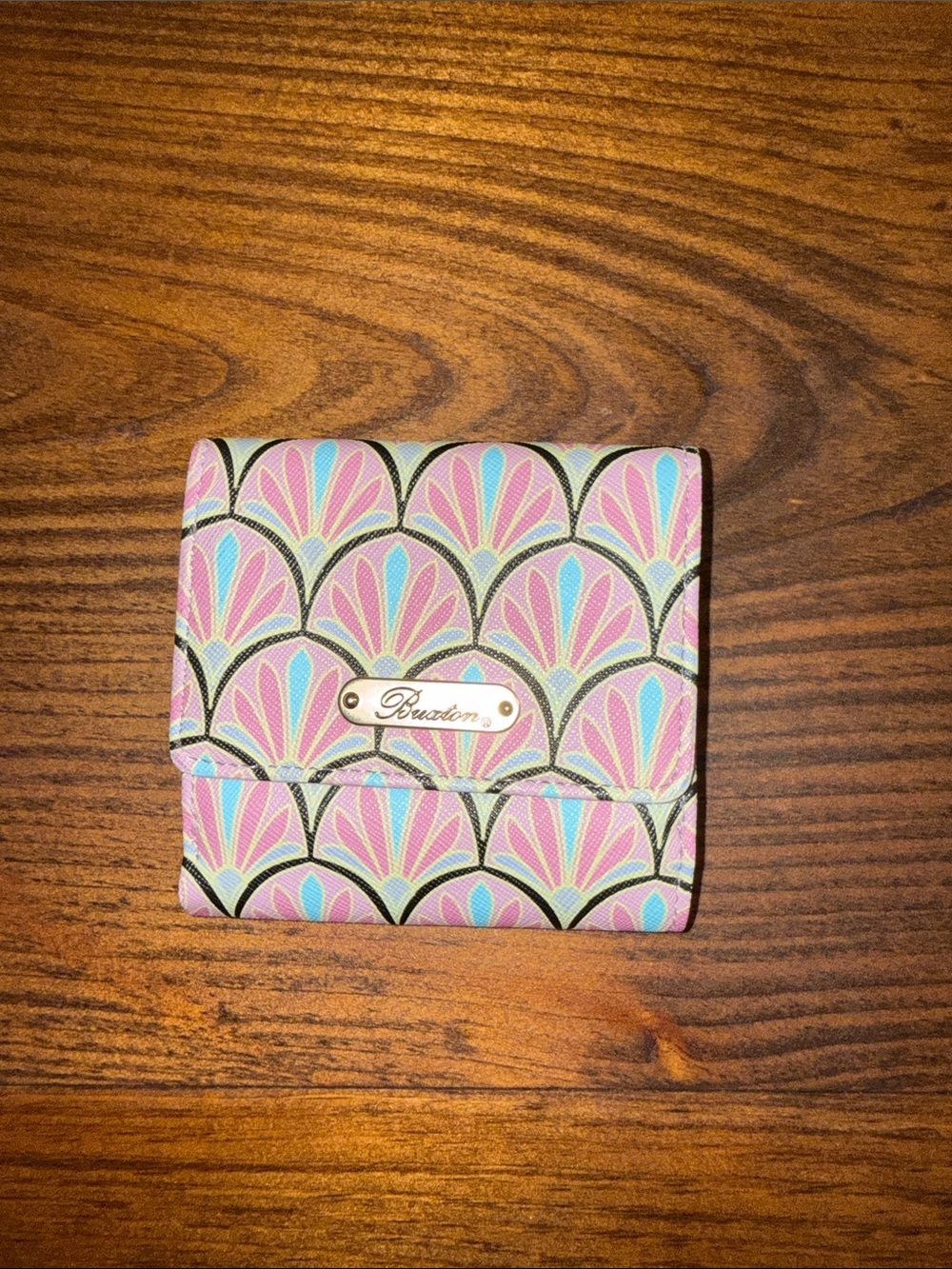Buxton Pink and Light Blue Scallop Pattern Compact Card Holder